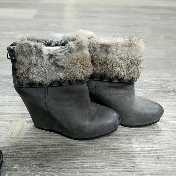 NWOB Rare ASH Rabbit top w/hammer nail accents sz European 38 1/5 Wedge booties - Picture 4 of 8